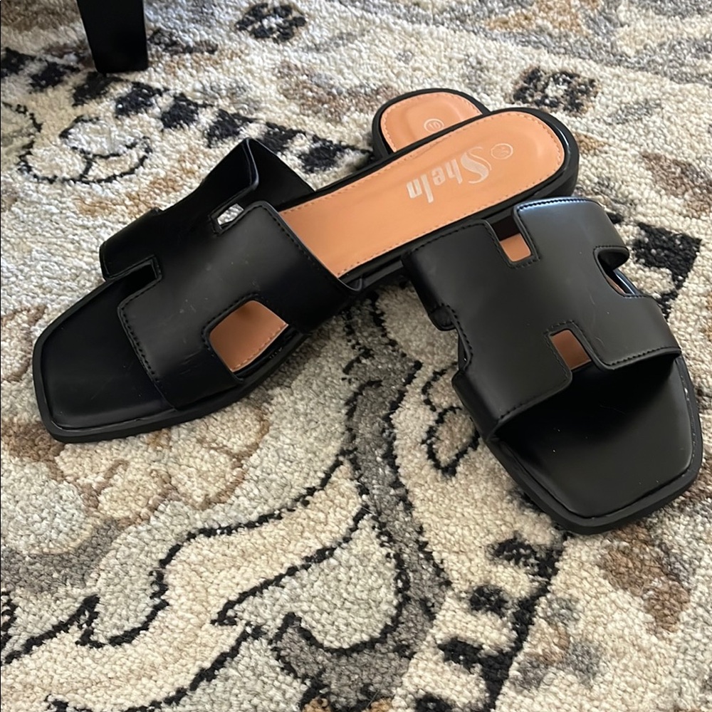 SHEIN Black Open-Toe Slides